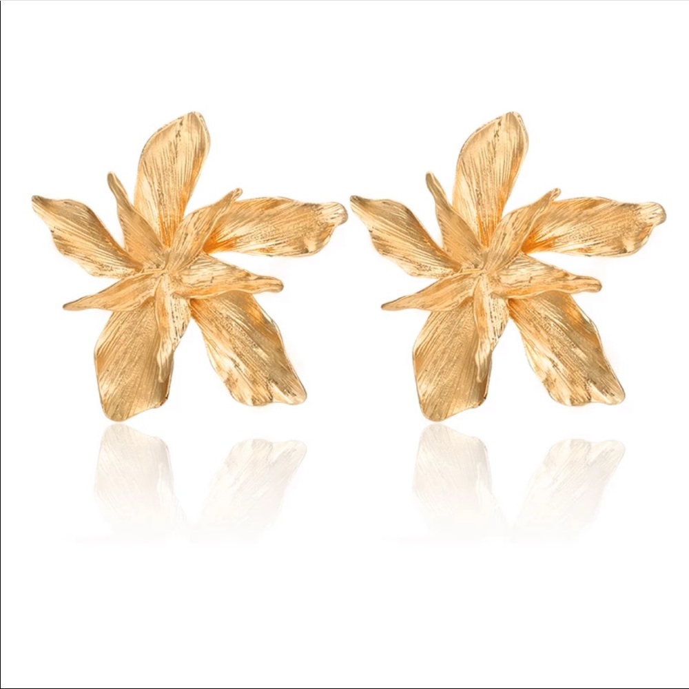 Cambria • Flower Statement Earrings - Picture 2 of 4